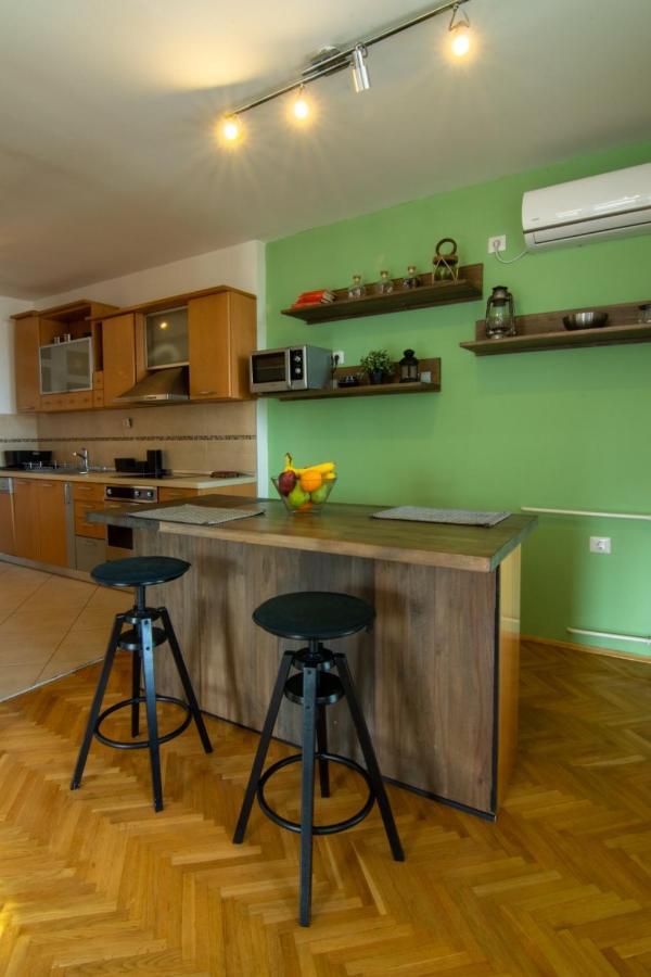 סקופיה Green Paradise Square Apartment מראה חיצוני תמונה